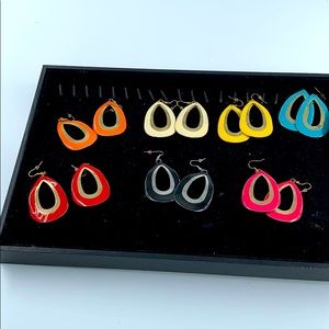 Costume jewelry multicolors